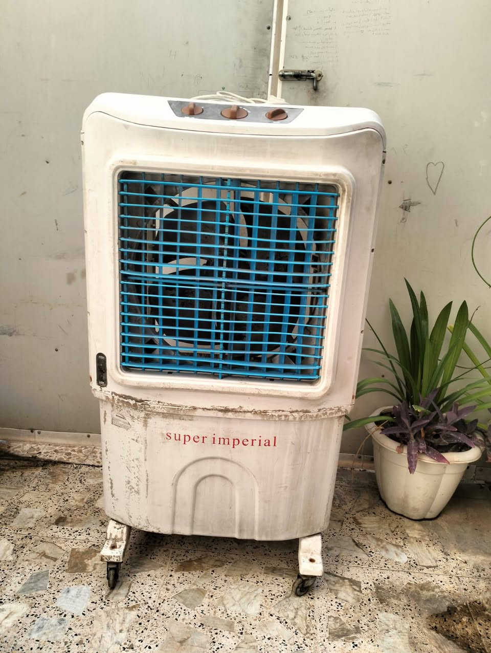 أغراض للبيع شغالات ع فحص مكان شعب نهايته الفورتات يوجد توصيل ***********
