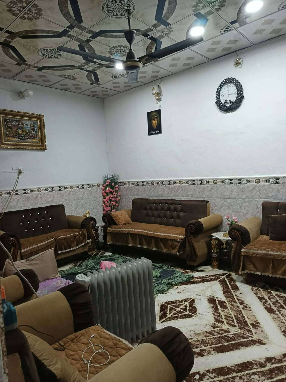 السلام عليكم 
بيت 150م زراعي سند 25 اقرار محكمة في منطقة ال بندر فرع الحولي جسر عبدالله عويز 
يتكون البيت من غرفتين وصالة وستقبال ومطبخ وصحيات داخليه وخارجيه وطارمه البناء طابوك والسقف عكاده ارضية كاشي أي ستفسار خاص

السعر 37


**إذا كنت صاحب هذا الإعلان وتريد حذفه لأي سبب، رجاءا أرسل رسالة إلى الدعم الفني**