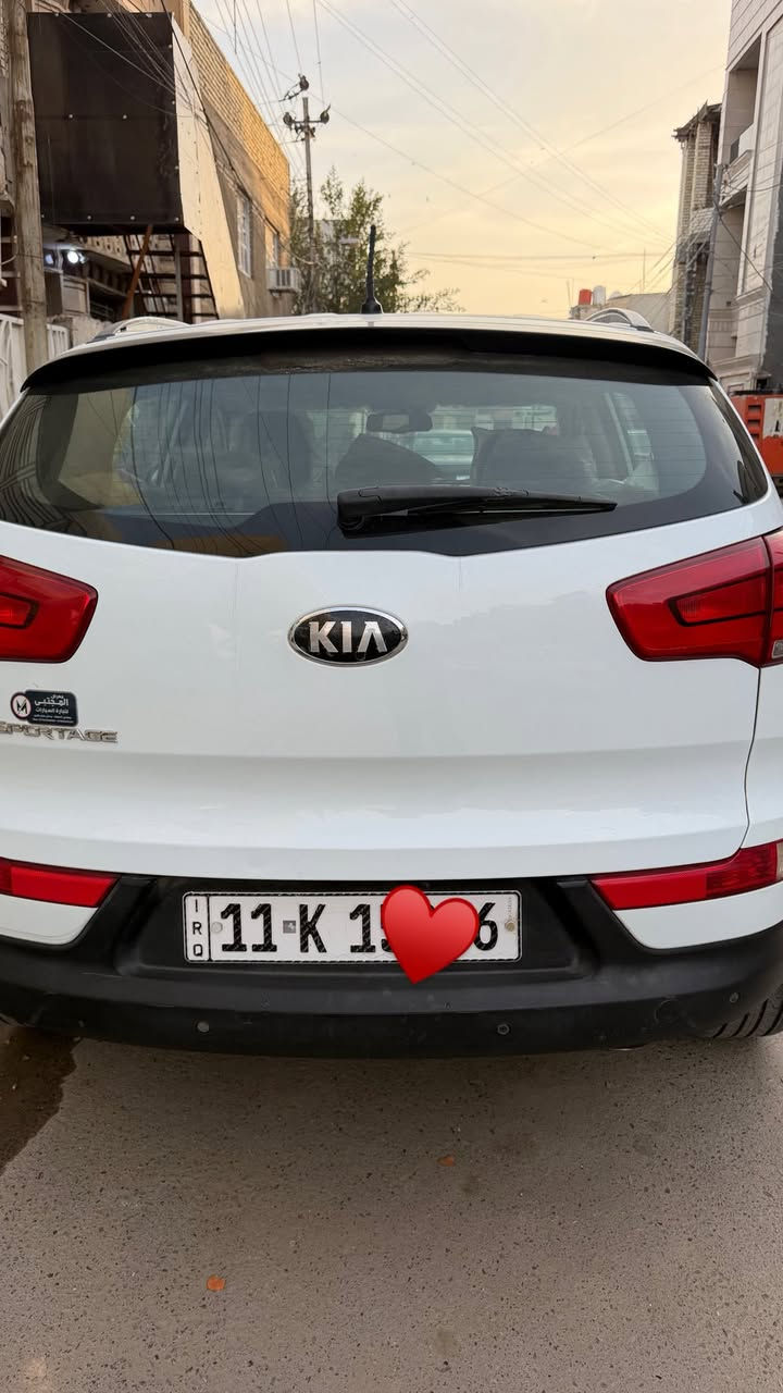 سلام عليكم كيا سبورتج 2016  خليجي رقم الجديد بيه صبخ باب غيره ماكو بعد سياره مكفوله من رصعه بارد غير باب ماكو اي شي تسوي سونار يلا تاخذهه  سياره بصمه داخل جلد حساس امامي خلفي تحكمات ستيرن موصفاته بعد معروفه سعره 165 وبيه مجال بسيط مكاني بلديات ***********
