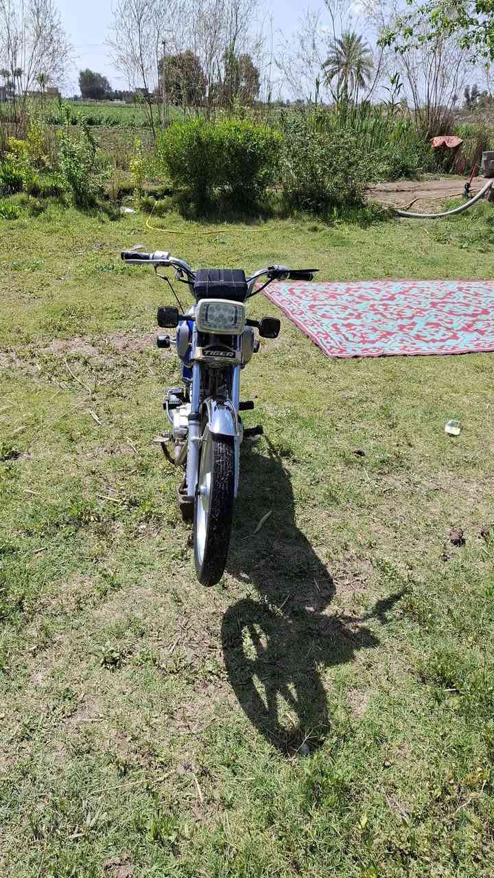 السلام عليكم  دراجه اربع كير تايكر كامله من اي شي السعر 350الف رقم الهاتف
***********
