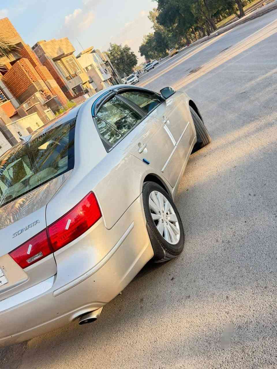 سلام عليكم سوناتا موديل 2009 رقم بغداد محرك سته سلندر فول مواصفات واحد على واحد السياره كفاله عامه كلين تايتل بدون حادث بيه قطعتين كلير اثر شخوط ليبل واحد محرك كير مكفولات صدر امامي خلفي ادامه جديده تبريد ثلج تدفأه شغاله تخم تاير جديد حجر صالنه حساسات بيهه صرف بانزين انسه سياره جديده وجاهزه من كلشي وبل عافيه عل ياخذ الشراي يتصل عل رقم ***********
