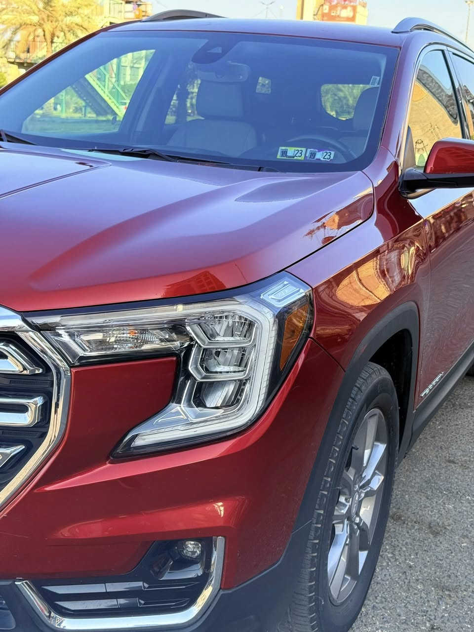 🔷السيارة : جي ام سي تيران SLE
🔷سنة الصنع :2022
🔷اللوحة : كربلاء 
🔶السعر : 180 ورقة
🔷الضرر : بارد قليل كلش  بقبق الجنطة فقط. (صور الضرر مرفقة بالاعلان)
🔷ضرر الايرباك : بدون ضرر.
______________________________________
🔷المواصفات:
🔹حجم المحرك 4 سلندر 1.5L توربو 
🔹عداد المسافة46 الف كيلو 
🔹رادار امامي
🔹فور ويل 
🔹تنبيه الخروج عن المسار
🔹كرسي السائق والصدر كهرباء
🔹تدفئة الكراسي الامامية
🔹ويل كب حجم 17 انج مع اطارات بحالة ممتازة
🔹لايتات LED بالكامل
🔹شاشه تحكم بالايعازات
🔹تحكم ستيرن جهتين
🔹بصمة ابواب وتشغيل وتشغيل عن بعد
🔹مع باقي المواصفات 
☎️ الاتصال***********- ***********
📍كربلاء المقدسه 
#GMC #TERRAIN #تيران
