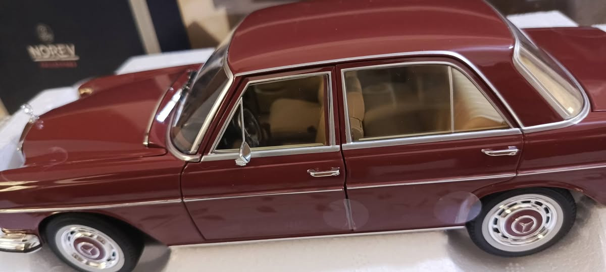 سياره مارسيدس حجم كبير اكثر من 30 سنتم ماركه اصليه حديد ما مفتوحه فقط التصوير للاستفار مراسله الصفحه


**إذا كنت صاحب هذا الإعلان وتريد حذفه لأي سبب، رجاءا أرسل رسالة إلى الدعم الفني**