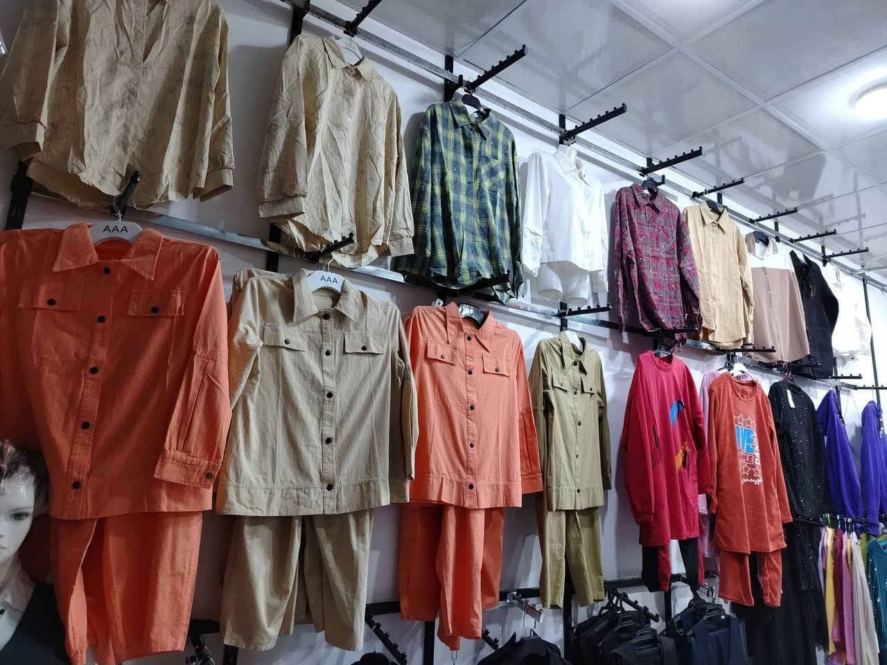 مليكانات 2 ثنينهم ب٨٠ الف
مساطر تعليك مع بوري واذرعه تجهيز محل ٣ في ٥
المسار ب٢٠٠٠
البوري ب٣٠٠٠
لاذرعه ببالف
وتعاليك AA
بيهن ٣٠٠ وفوك   كلهم ب١٢٥
تعلاكه كيلوت حديد وبلاستيك هم وستان طواله ٣ ونص متر تفصال
العنوان بصره كرمه علي ***********
