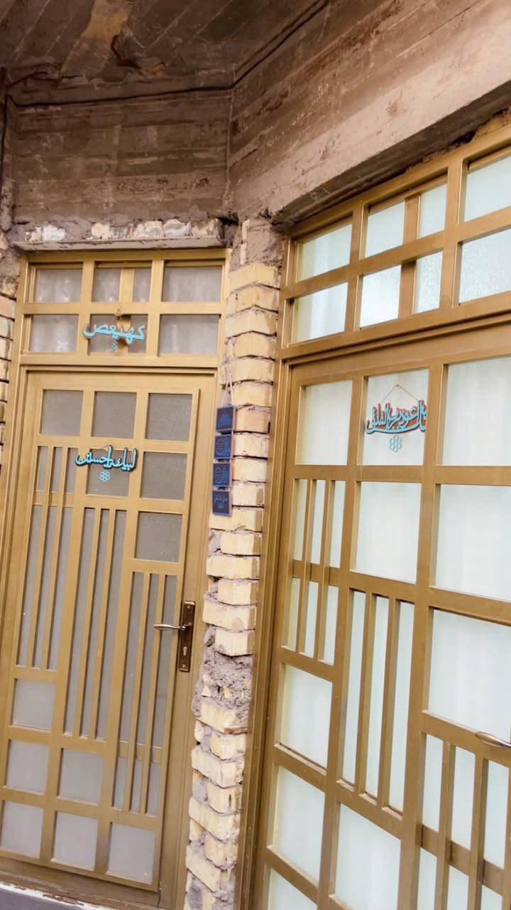 السلام عليكم بيت بل زعفرانيه شارع الكهرباء فرع ملعب علي حيال ١٠٠ متر طابق واحد بناء ٢٠٢٥ بيت جديد للاستفسار ***********
