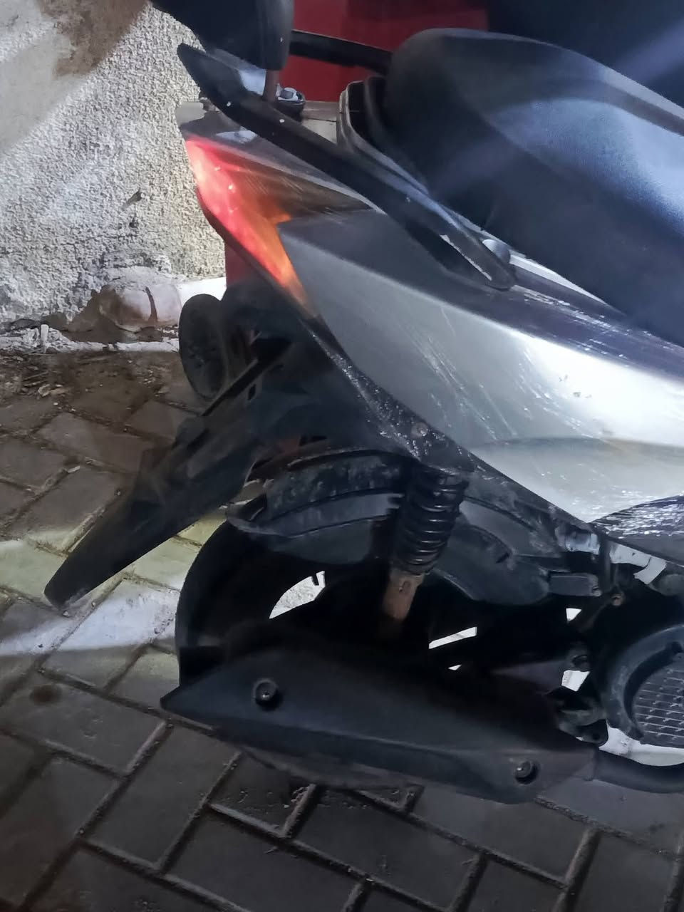 السلام عليكم دراجه FS شغاله هندر واحد محرك حلو شلعه ومعدل نكره سلف رايدله ترتيب كفرات اخوي سوه بيه حادث عفتها حاليا نظافه مبينه بالصور كلوب هورن إشارات يشتغلن رايده ب 300 بيه مجال بسيط العنوان البصره الطويسه:
***********
السلام عليكم دراجه FS شغاله هندر واحد محرك حلو شلعه ومعدل نكره سلف رايدله ترتيب كفرات اخوي سوه بيه حادث عفتها حاليا نظافه مبينه بالصور كلوب هورن إشارات يشتغلن رايده ب 300 بيه مجال بسيط العنوان البصره الطويسه:
