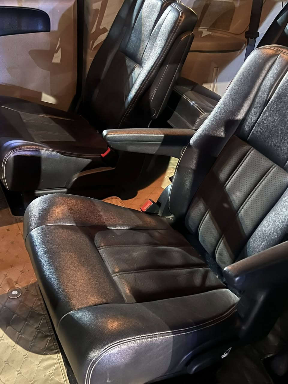 السلام عليكم للبيع موديل 19 ماشيه 89 صور الحادث بالمنشور واصلها سوده وتغيير لون سمنتي بالسنويه سعرها 140 مكاني بغداد حي تونس السياره اي نقص مابيها تخم تاير وصدر جديد 
ورجآ ميعجبك المنشور لتعلق وتغثني اعبرها بكلمه حلوه مثلك والله يوفق الجميع ***********
