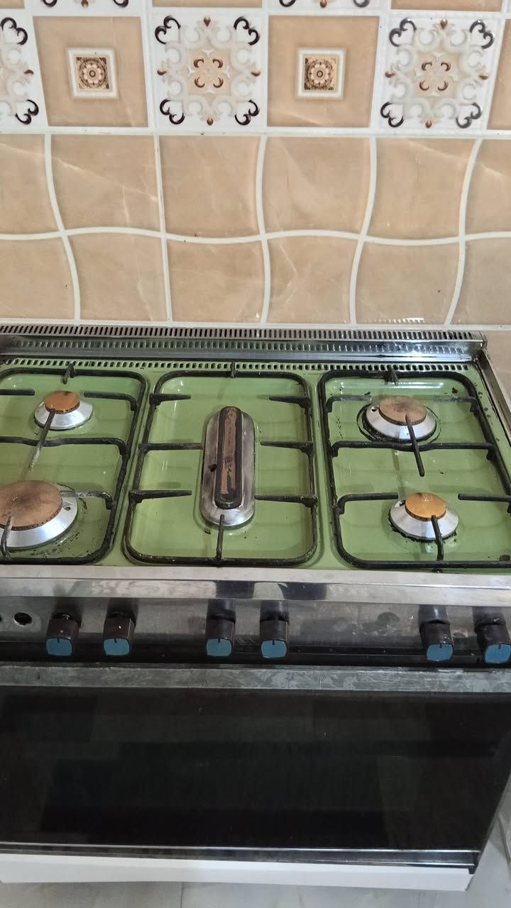 سلام عليكم طباخ عشتار اصلي كلشي شغال العيون شغالات ولفرن شغال
سعر 150 وبي مجال
للالستفسار اتصل على:***********
