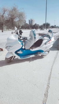 دراجه لبيع فورزه 0ثمانيه بغداد نهروان 07762337539 متواجد خاص