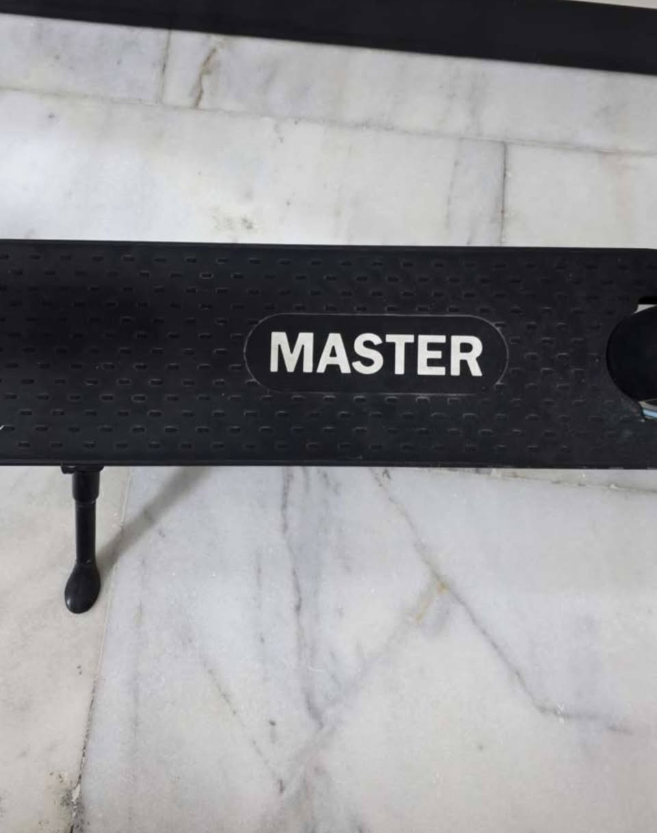 سلام عليكم
سكوتر من شركة ماستر
سرعة٣٨
يتحمل وزن١٢٠
الشحنه الوحده تمشي اكثر من١٠كيلو حقيقي
مكاني بصره 
سعر١٥٠


**إذا كنت صاحب هذا الإعلان وتريد حذفه لأي سبب، رجاءا أرسل رسالة إلى الدعم الفني**