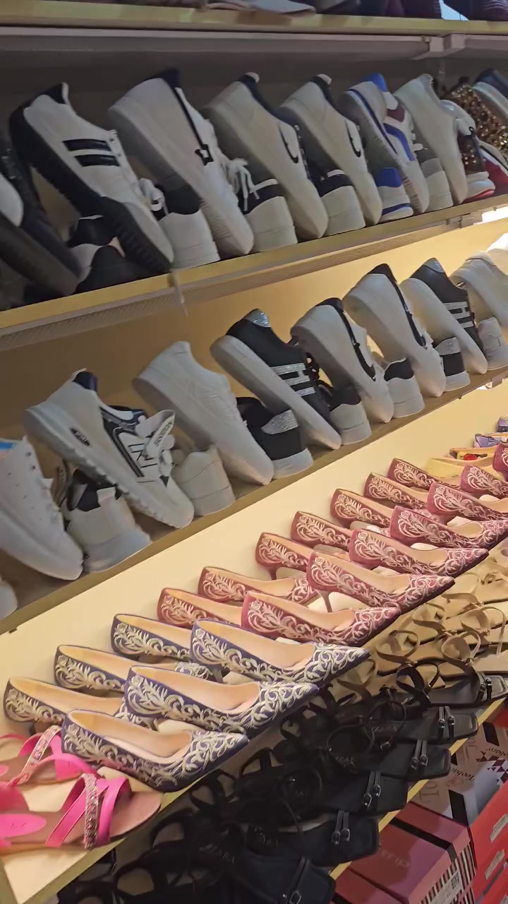 عروض تحطيم الاسعار بسسسسس يمي 
سعر القطعة 3.500 عروض على القطع الأخيرة 
العنوان النجف حي النصر شارع البانزين خانه مجمع بركات الزهراء الفرع الثاني


**إذا كنت صاحب هذا الإعلان وتريد حذفه لأي سبب، رجاءا أرسل رسالة إلى الدعم الفني**