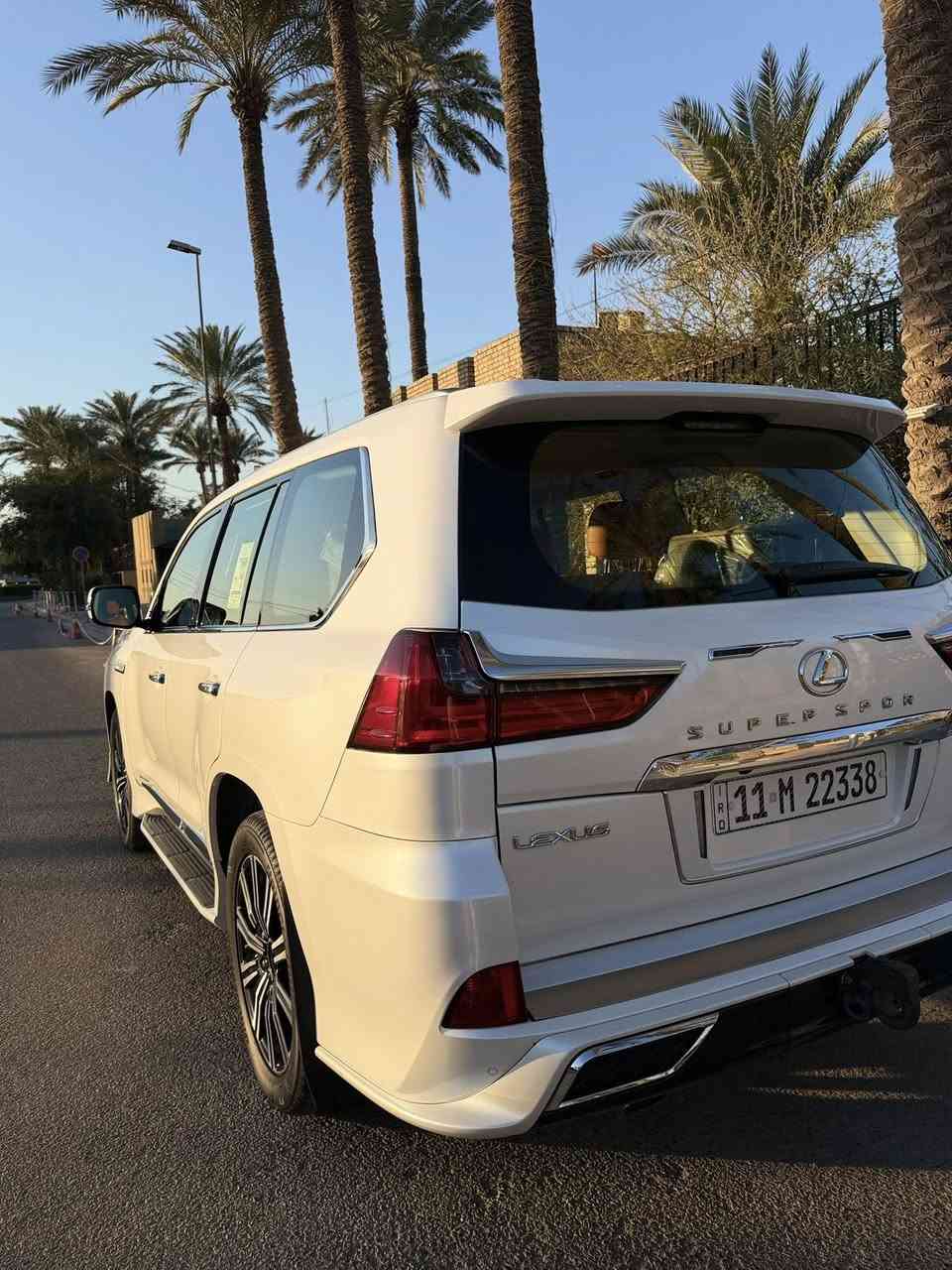 السلام عليكم
للبيع لكزز موديل 2020بريم ضمان  بشركة ساز 
مدخله تبديل دهن
ماشيه 35الف حقيقي مغلفه نانو زيرو
كفاله من كلشي فقط  رصعه بالباب الخلفي وساحبه
سماعاات ارضيات  غير مستخدمه  
مكاني بغداد شارع فلسطين
***********
***********
