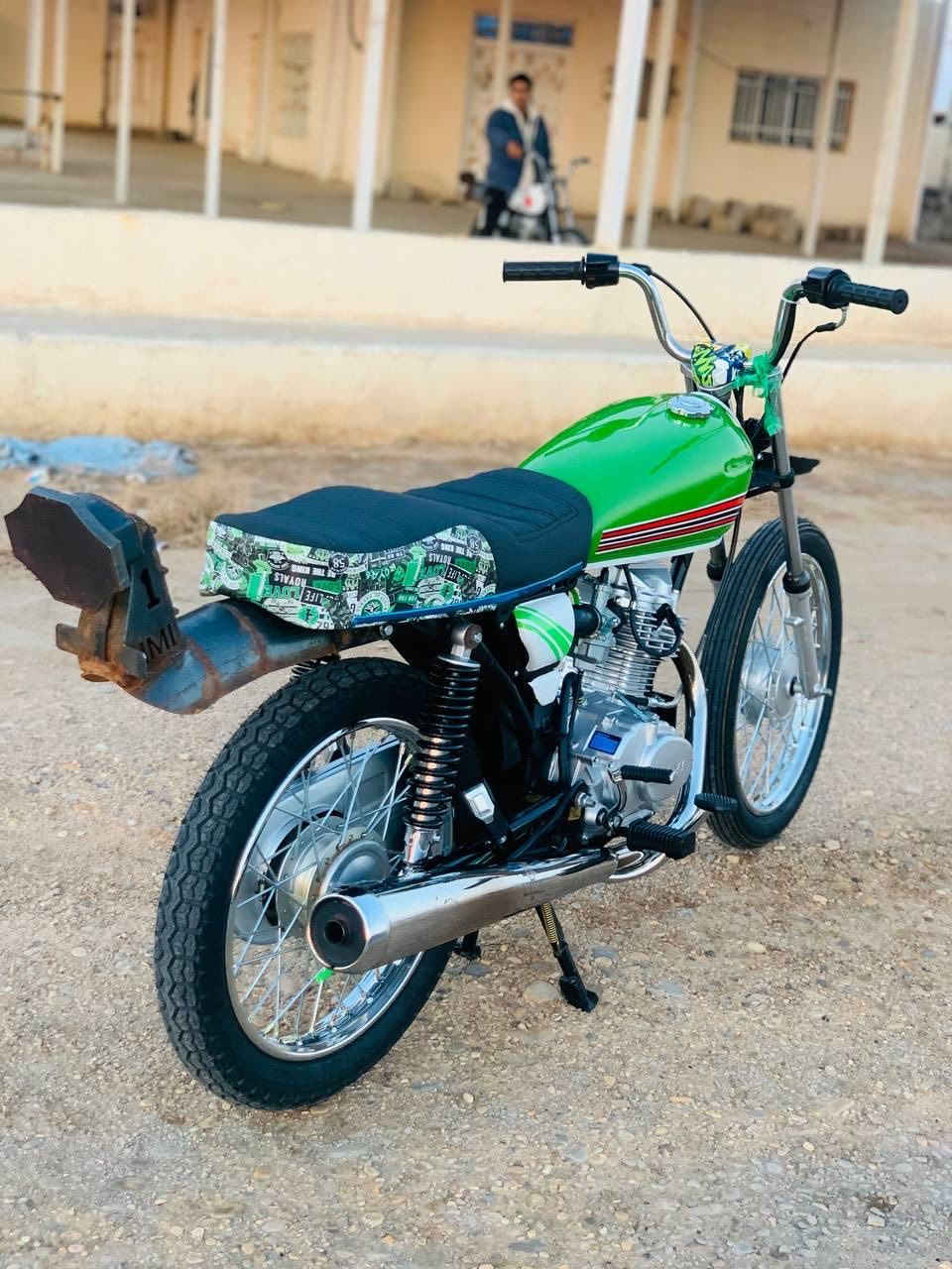 السلام عليكم نامه شلامجه تعمير صارلي ٢٠ يوم من شديتها كفاله اوراقها اصولي شاصيها ٢٠١٥ فقط عيبها لحيم كما موضح بصوره مكانها ديوانيه_قضاء البدير رقم الهاتف ***********
