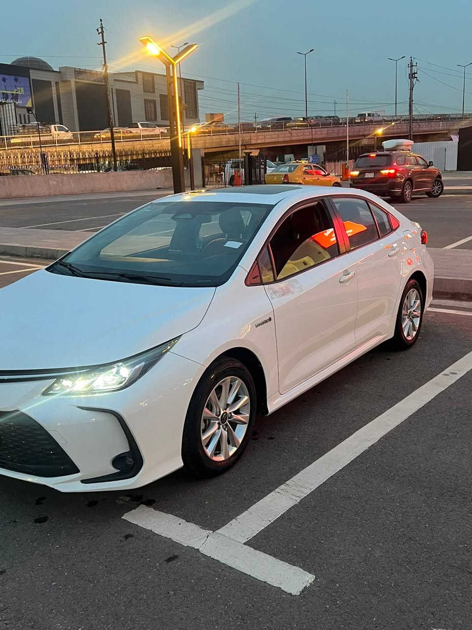 السلام عليكم
كورلا موديل 2024 ماشيه 16 الف
فتحه سقف 
بصمه سياره 
جلدمشمشي + اسود 
السعر 165 وبيهة مجال لشراي 
العنوان / بغداد الشعب 
‭0770 328 8496‬
