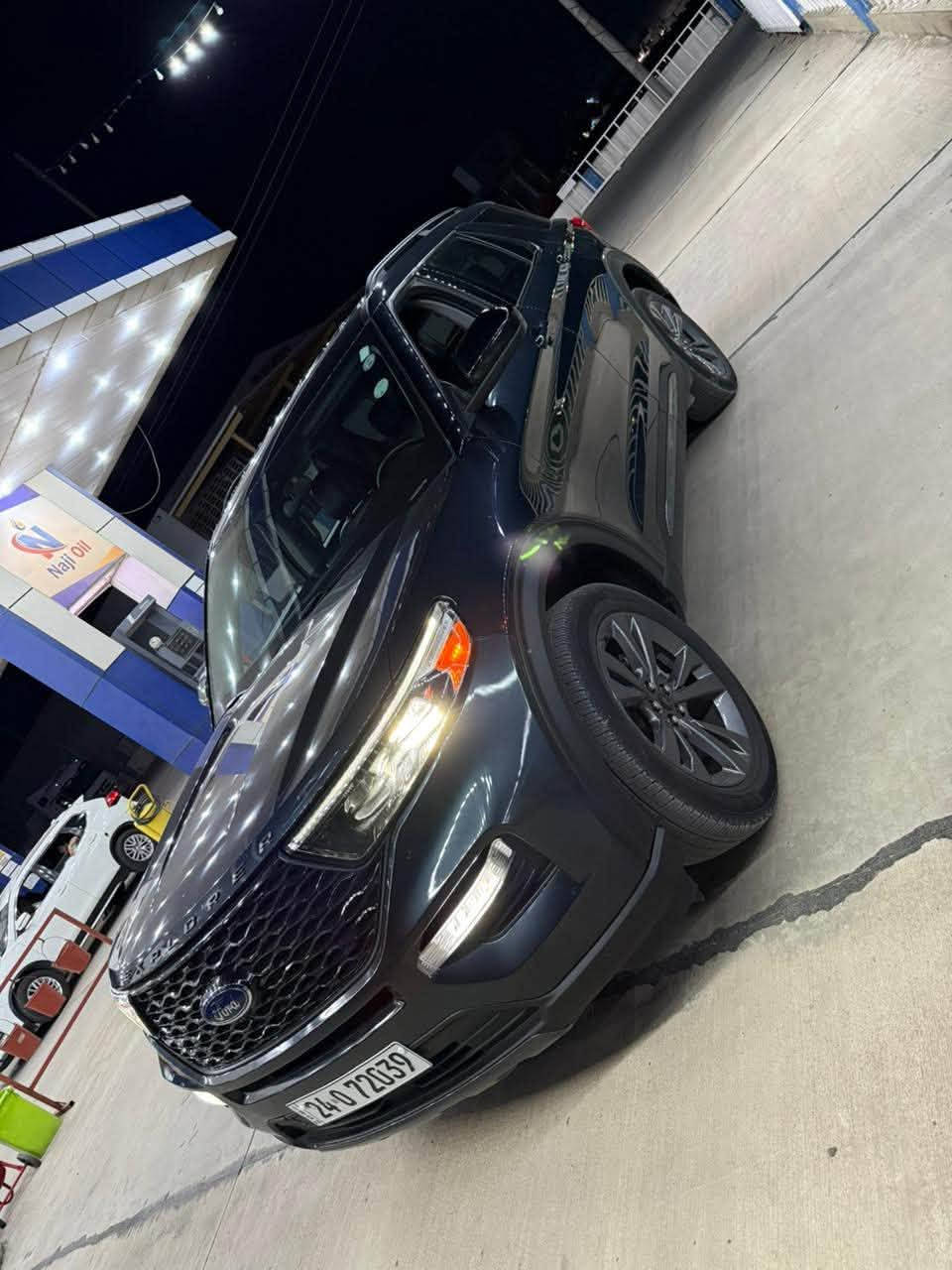 FORD EXPLORER - XLT - / 4X4
النوع السيارة : فورد اكسپلور 
الموديل السيارة : 2024 
المواصفات السيارة : XLT 
رقم سنوي جديد رقم دهوك تحويل وكالة بشرط 

- المواصفات السيارة : ⬇️
- دبل اكسن ( فور ويل ) 
- السيارة فول مواصفات بس بدون فتحه
- كشن جلد + كشن هيتر + بريك كهرباء
- دواخل ٢ للون / ثلاث مقعد 
- يعني فول بدون فتحه 

- السيارة گير محرك بشرط و جديد
- بدون مصرف و بدون اي نواقص بشرط
- السيارة 38.000 الف ماشية فقط 

- السيارة بدون ضرر و بدون صبخ
- بيهة واحد PDR بسيط 
- بدون دواخل و بدون ايرباك بشرط 

- تخم تايرات جديد . تخم ويل جديد
- تخم امامي جديد ، تخم خلفي جديد
- دواخل سيارة جديد ، پاتري جديد رقم سنوي جديد

- السعر السيارة / 270 $ ورقه و مجال 
- رقم الهاتف : 0750.405.79.75


**إذا كنت صاحب هذا الإعلان وتريد حذفه لأي سبب، رجاءا أرسل رسالة إلى الدعم الفني**