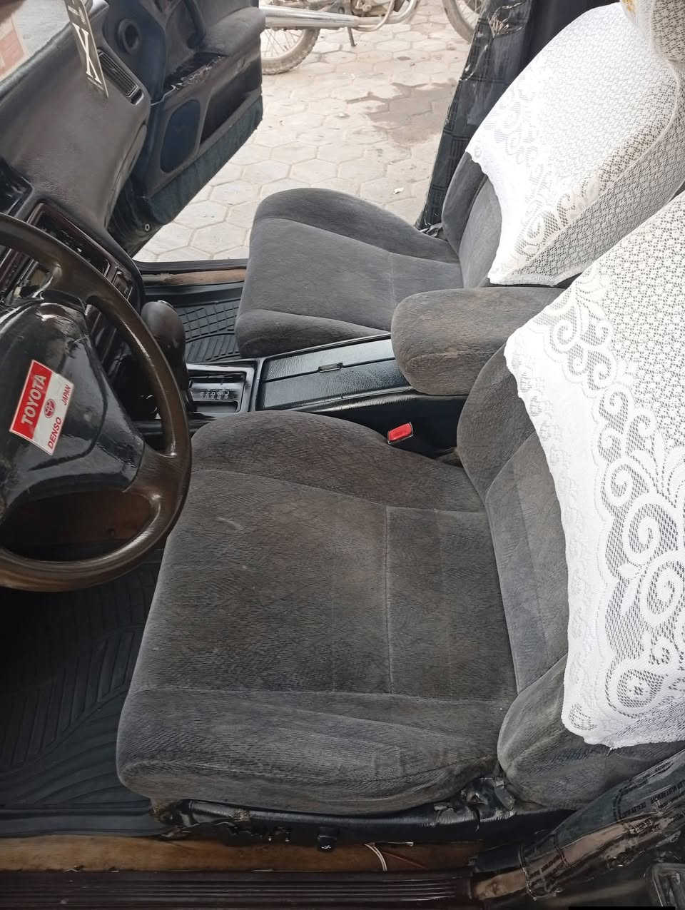 السلام عليكم للبيع بطه متصل موديل 91 محرك وكير بل جيس محرك 2500 سياره مصبوغه عام  بيها جاملغ رقم بابل انكليزي بسمي تبريد عوزه بس غاز حداديه جديده تخم تاير جديد كهربائيات كلها شغاله سنويه مجدده 28 هزه جديده السعر 45مكان الحمزه الغربي قرب معمل السكر للاستفسار ***********
