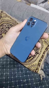 ايفون 12برو فقط ذاكرة 128 بطارية 79 الجهاز بلادي مامفتوح وتر الجهاز ما...