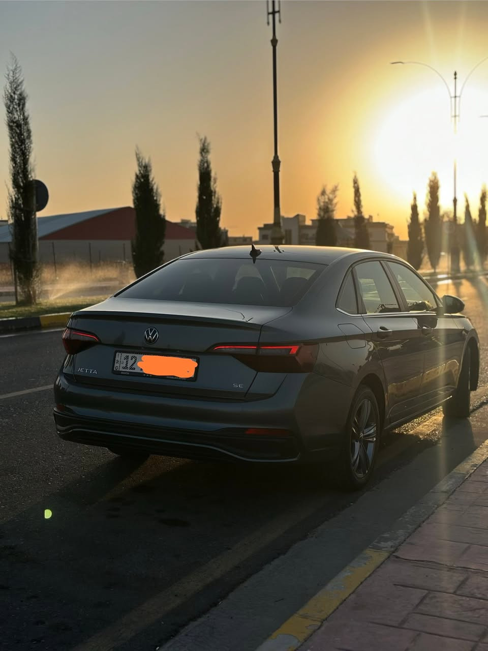 بسم الله وعلى بركة الله
🚗 للبيع – VW Jetta 2023 SE 🇩🇪

 – استخدام شخصي – السيارة باسمي (رقم نينوى)

🔹 المحرك: 1.5 تيربو 

🔹 العداد: 55000 ml

✨ مواصفات 

• دخول ذكي + تشغيل عن بعد

• مقاعد جلد

• كرسي السائق كهرباء مع دعم فقرات الظهر 

• تدفئة مقاعد أمامي 

‎• شاشة ذكية + Apple CarPlay & Android Auto

• رادار أمامي وخلفي + نقطة عمياء

• نظام مانع تصادم أمامي وخلفي

• الجامات الأربعة Auto

🚧 الحالة:

• ضرر خفيف بنيد + جاملغ اليسار بدون دواخل 

• جميع الإيرباكات سليمة ما عدا إيرباك الستيرن  

• قابلة للفحص الكامل عبر رقم الشاصي أو سونار

•رقم الشاصي : 3VWEM7BU2PM035646

🛞 تايرات جديده 

⛽ استخدام بنزين محسن فقط 

💰 السعر: 15,400 دولار – قابل للتفاوض للجادين 

📍 مكاني موصل 

ملاحظه عليها رقم مميز مو مع السياره

***********
