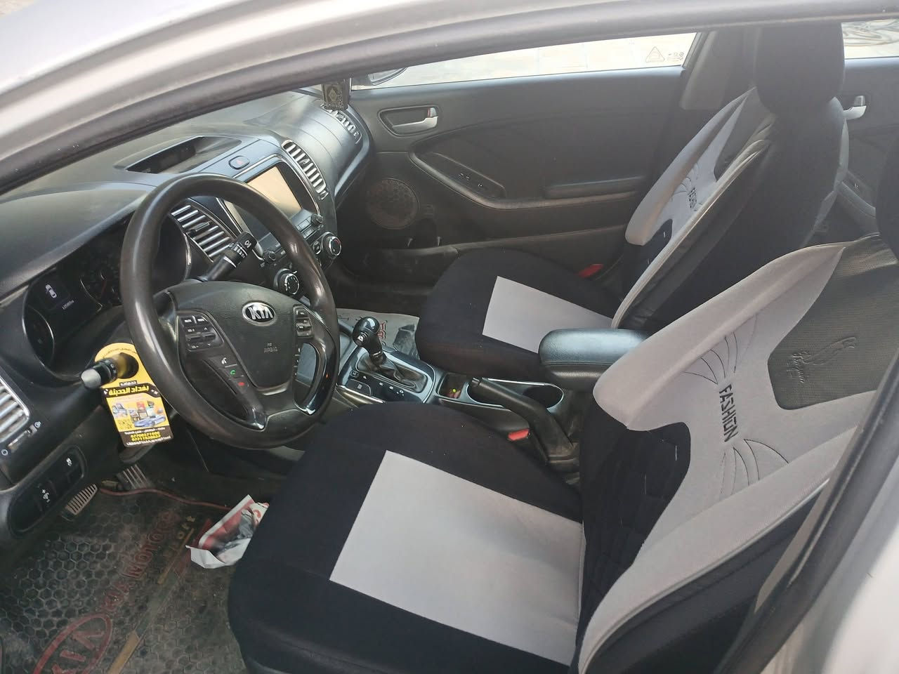 لبيع كيا فورتي موديل 2018 وراد امريكي حادث خلفي والسياره بيها سونر السعر 11.5 مكلف بلنشر رقم صاحب السياره ***********
