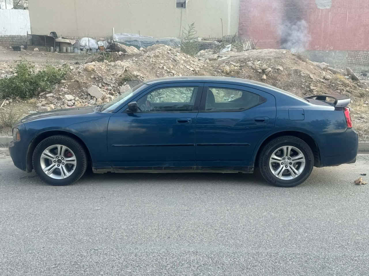 جارجر ٢٠٠٩ كندية بدون حادث صبغ عام لجماليه رقم بغداد ألماني بسمي امداور ثاني يوم بيع او مراوس بموديل أحدث العنوان واسط الكوت مركز المدينة *********** السعر ١٠٥$
