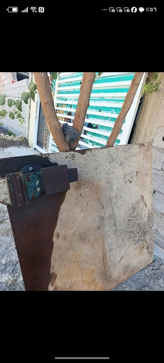 السلام عليكم
مَنگله للبيع انكليزيه جدديده مامشتغله السعر 100
الرقم ***********
