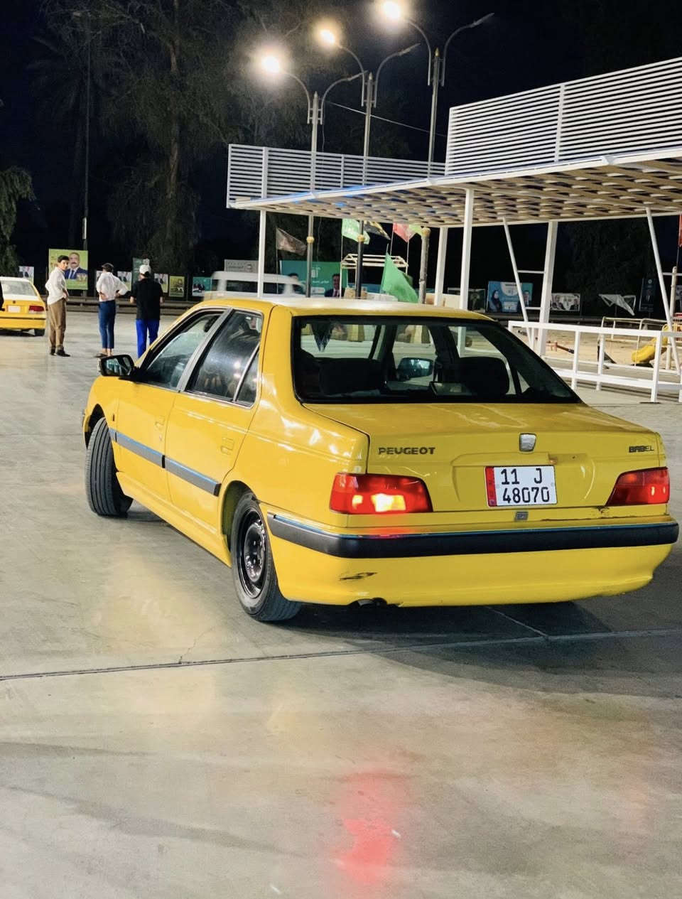 السلام عليكم
بيجو بارص 2015 مكاني بغداد الحسينيه راشديه

السياره خير من الله مكينه بيه تنقيص بس حلوه ناعمه صدر امامي خلفي جديد كهربائيات كله شغاله غرفته حلوه ما مدوشمه عل ابلاد بيه صبغ بل باب وره سايق وبيه البنيد طاير ومرجعينه نفسه وبيه نقوصات بصيطه  رقم انكليزي سنويه 30 تحوسل ثاني يوم الشراي يتصل ***********
