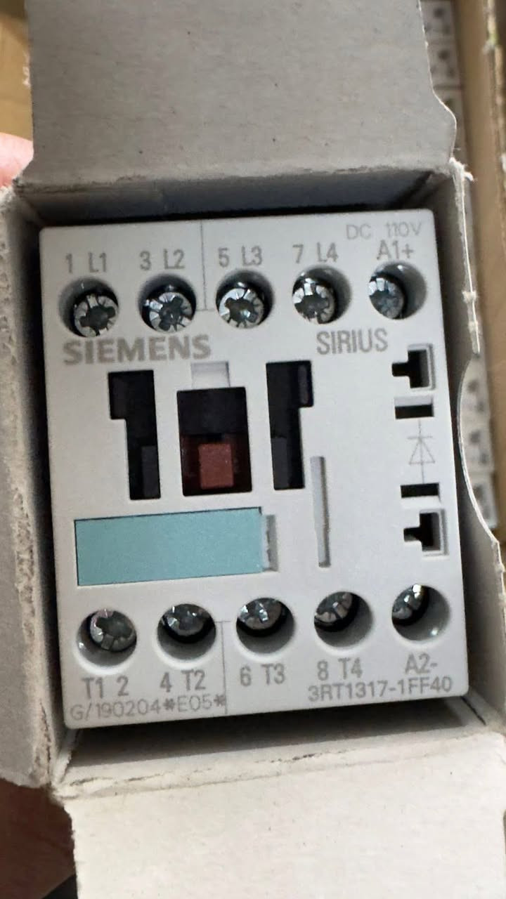 ⚡️ التميز والجودة الألمانية بين يديك! ⚡️
يسرنا أن نعلن لكم عن توفر كافة منتجات شركة سيمنس (SIEMENS) الأصلية 100% 🇩🇪
🎯 شعارنا الثقة: نوفر الأصلي فقط.. ولا مكان للتقليد في تعاملاتنا.
⚙️ بلد المنشأ: صناعة ألمانية فائقة الجودة | Made in Germany ‏🇩🇪
🚚 خدمة التوصيل:
نوفر لكم خدمة التوصيل السريع والآمن إلى جميع محافظات العراق بلا استثناء 🇮🇶🏠
📞 للاستفسار والطلب:
📥 راسلونا مباشرة عبر رسائل الصفحة.
📱 أو تواصلوا معنا عبر الهاتف/الواتساب: ***********
أهلاً وسهلاً بكم دائماً! ✨
