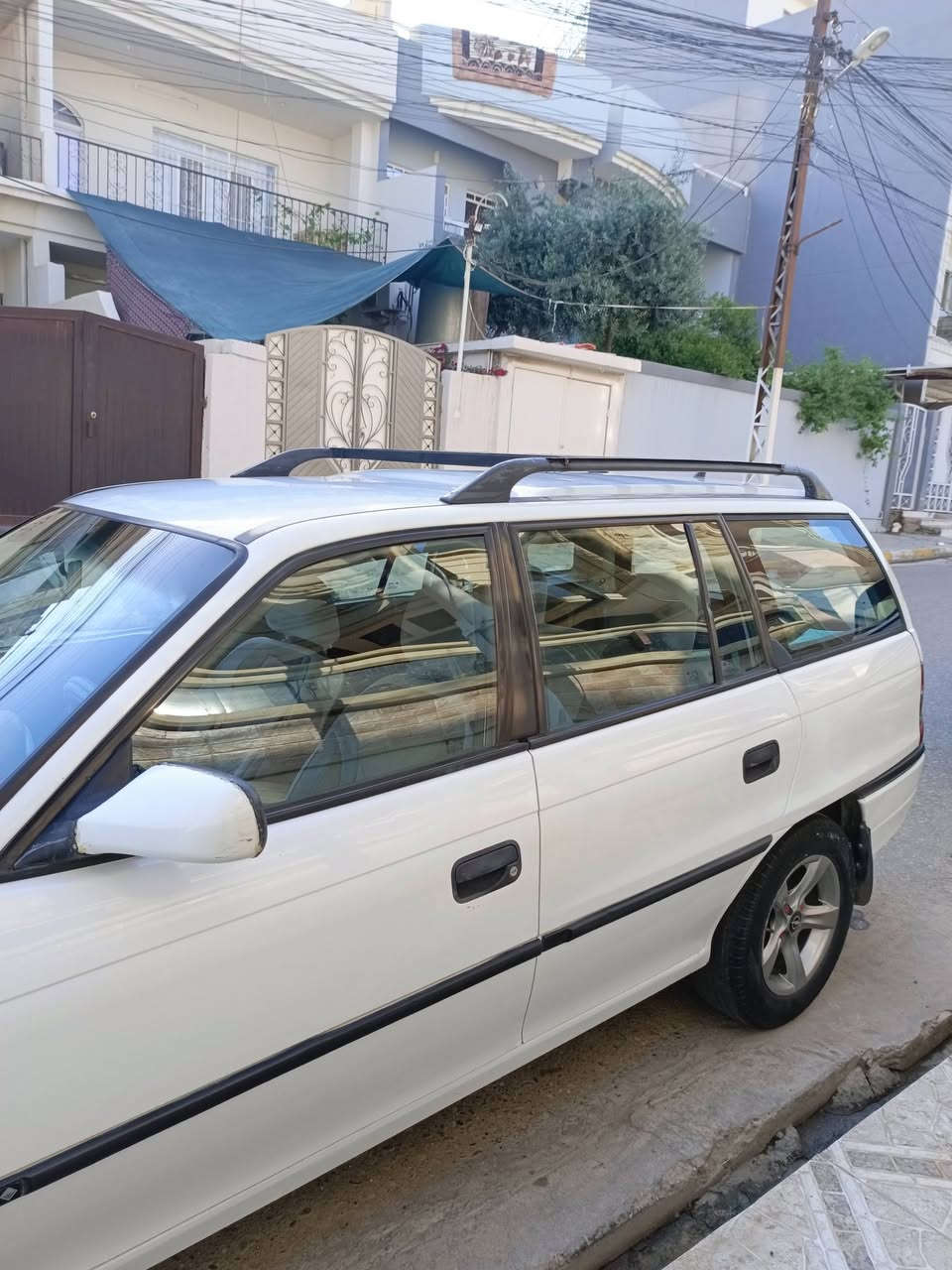 🛑استرا استيشن موديل{1993}
🛑محرك شرط 👌 حجم 16
🛑كير توماتيك بي تاخيرة خفيفة بل بك✅
🛑استيرن بور💯
🛑الكشر الخارجي نضيف ما بيها  صبغ..✅
🛑ما عدة دواير ودوسات..🤏
🛑ما بيها غيسان 💯
🛑طخم تايرات اخو الجديد 👍
🛑وايرمنيا كلها شغالة ✅
🛑تدفئة شغالة✅
🛑دشبول نضيف✅
🛑كشنات مغلفة جديد ✅
🛑وبطاين البواب مغلفة ✅
🛑طخم سماعات ✅
🛑شاشة بلوتوث +كاميرة✅
🛑قفل مركزي 💯
🛑بيها كاربون بانزين....
🛑السعر 61وبها مجال....
🛑{العنوان موصل مشيرفة الاولة}
🛑للتواصل..***********
