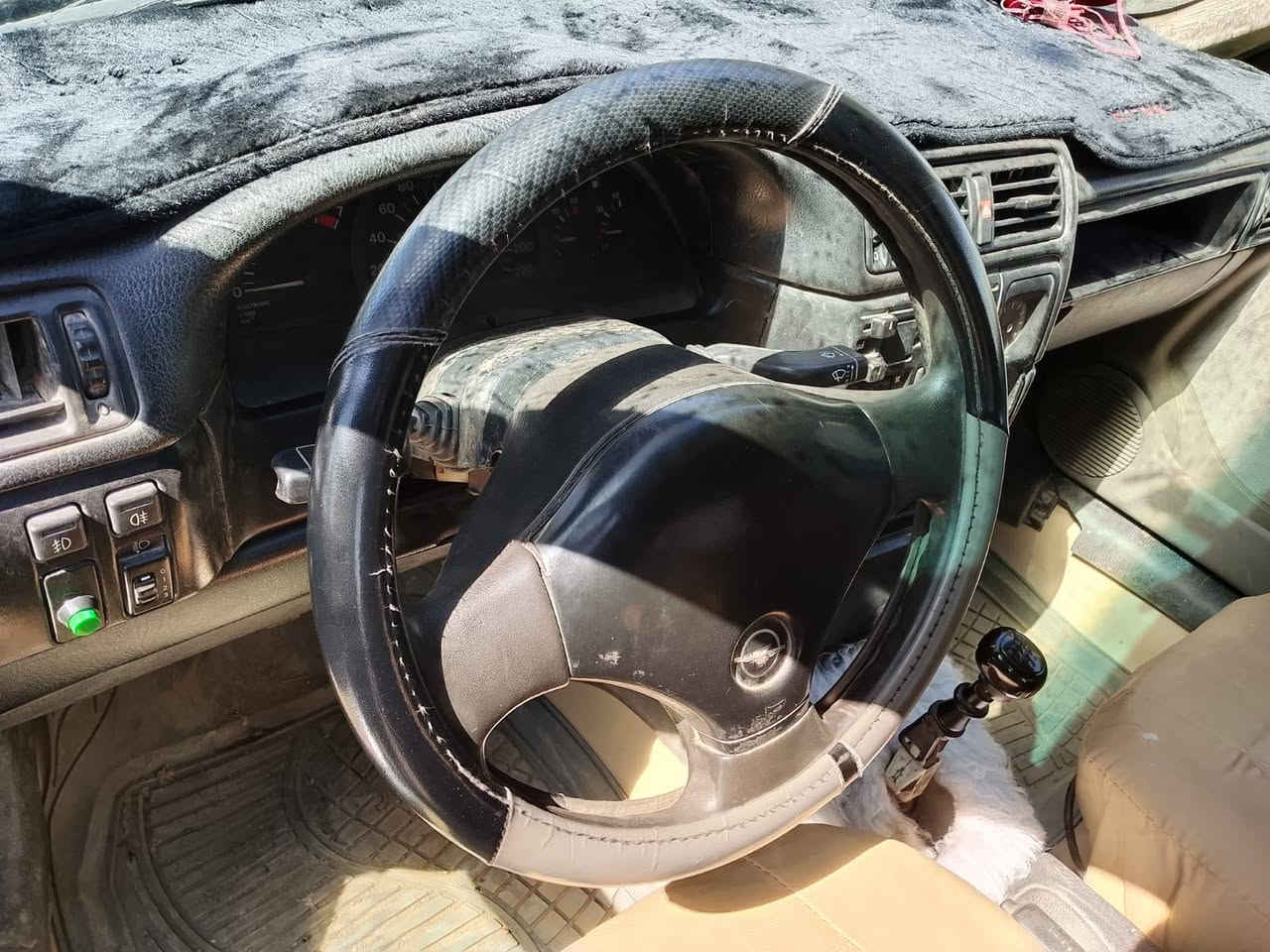 حايز ثالث كلها شرط السعر 25 وبيها مجال *********** مكلف بلنشر
