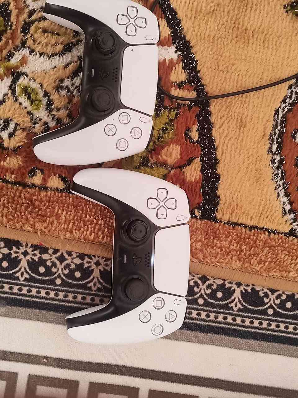 بلي 5 سلم
نضيف كلش ويا حساب العاب
فيفه25
بتل فيد 6
دلتى فورس
لعبة الجهاز
اقراص 3
ويا يوبي اس عدد 2 واحد لل جهاز 1500 واحد لل بلازمه 850
جوستك عدد 2 اصليات سعره 800 قفل 🔴
جهاز نضيف كلش كلش مكاني ديالى
تواصل 
***********
