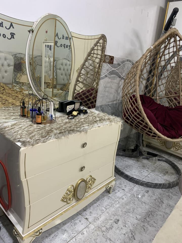 غرفه نوم للبيع ثقيله نضافه 80/100
725 وبيه مجال 
***********
