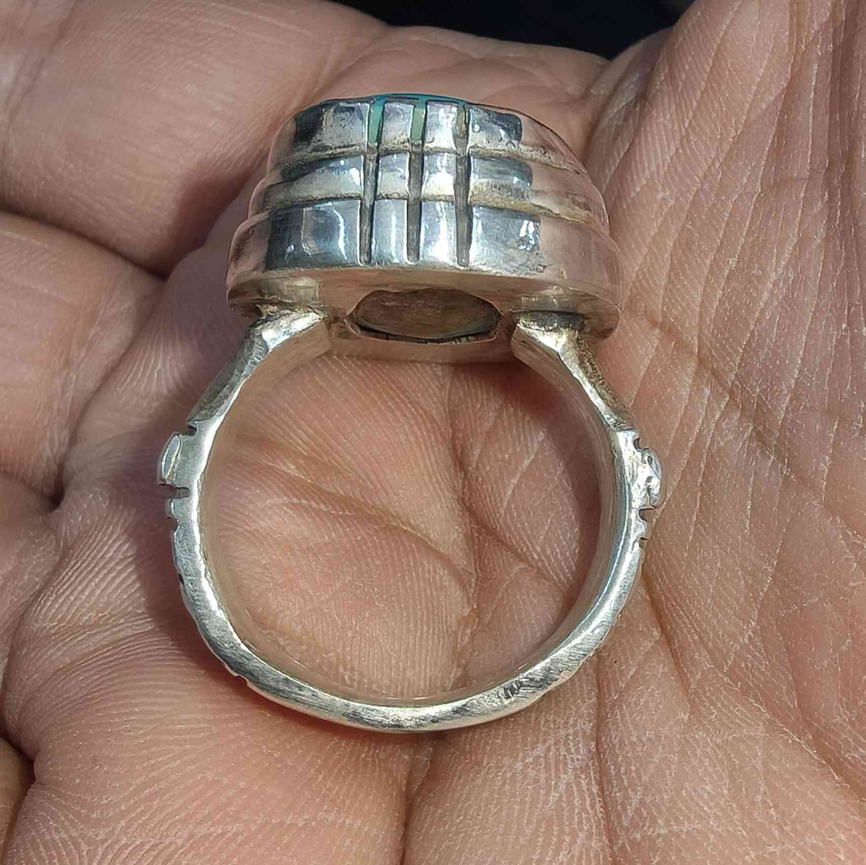 فيروزج نيشابوري ضخم جدا
صياغه يدويه ثقيله 
السعر   ((100الف قفل ونهائي )) 
القياس (( 28_27 ))


**إذا كنت صاحب هذا الإعلان وتريد حذفه لأي سبب، رجاءا أرسل رسالة إلى الدعم الفني**