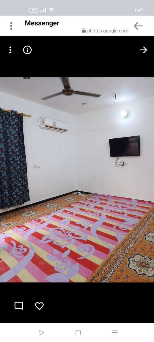 سلام عليكم بيت مساحة 100 مربع المكان حي الرحمة قرب الملعب بناء حديث طابوق يحتوي علئ غرفه وصاله وحمام داخلي وخارجي منور استقبال البيت كامل مكمل طابق واحد 
جنس الأرض مكاتبه الاستفسار *********** السعر 90
