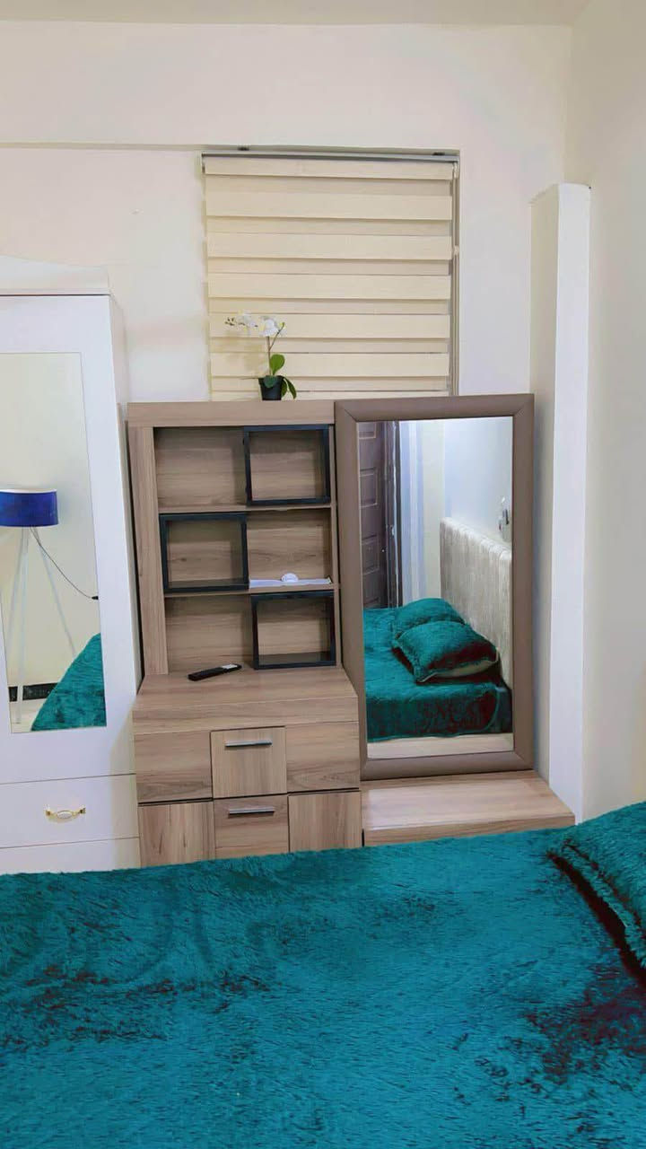 السلام عليكم توجد شقه للإيجار مؤثثه فول تحتوي على غرفتين نوم وصاله وخدمات العنوان المنصور / حي المتنبي  للاستفسار  أكثر
*********** بغداد, العراق
