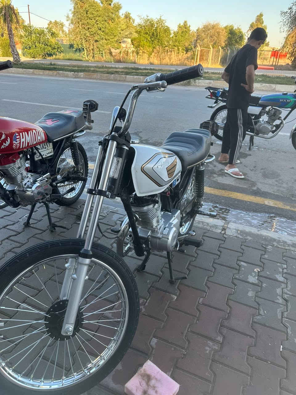 انتنس 26 لمحرك 25 دراجه مختمه من لتاير للتاير ترايك وين متريد دراجه مال حض وبخت تجي واشوف غراضه كله جدد ب 650 وبيه مجال يرهم مراوس لستفسار اكثر رقم*********** واتساب فقط
