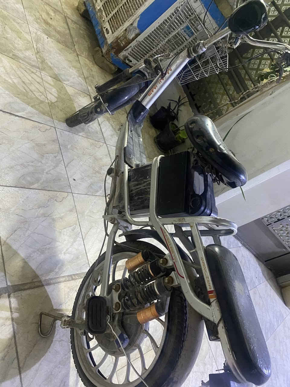 دراجه شحن شغاله بس التاير بنجر يرادله تبديل الباقي كله شغال السعر ١٥٠ بيها مجال بسيط


**إذا كنت صاحب هذا الإعلان وتريد حذفه لأي سبب، رجاءا أرسل رسالة إلى الدعم الفني**