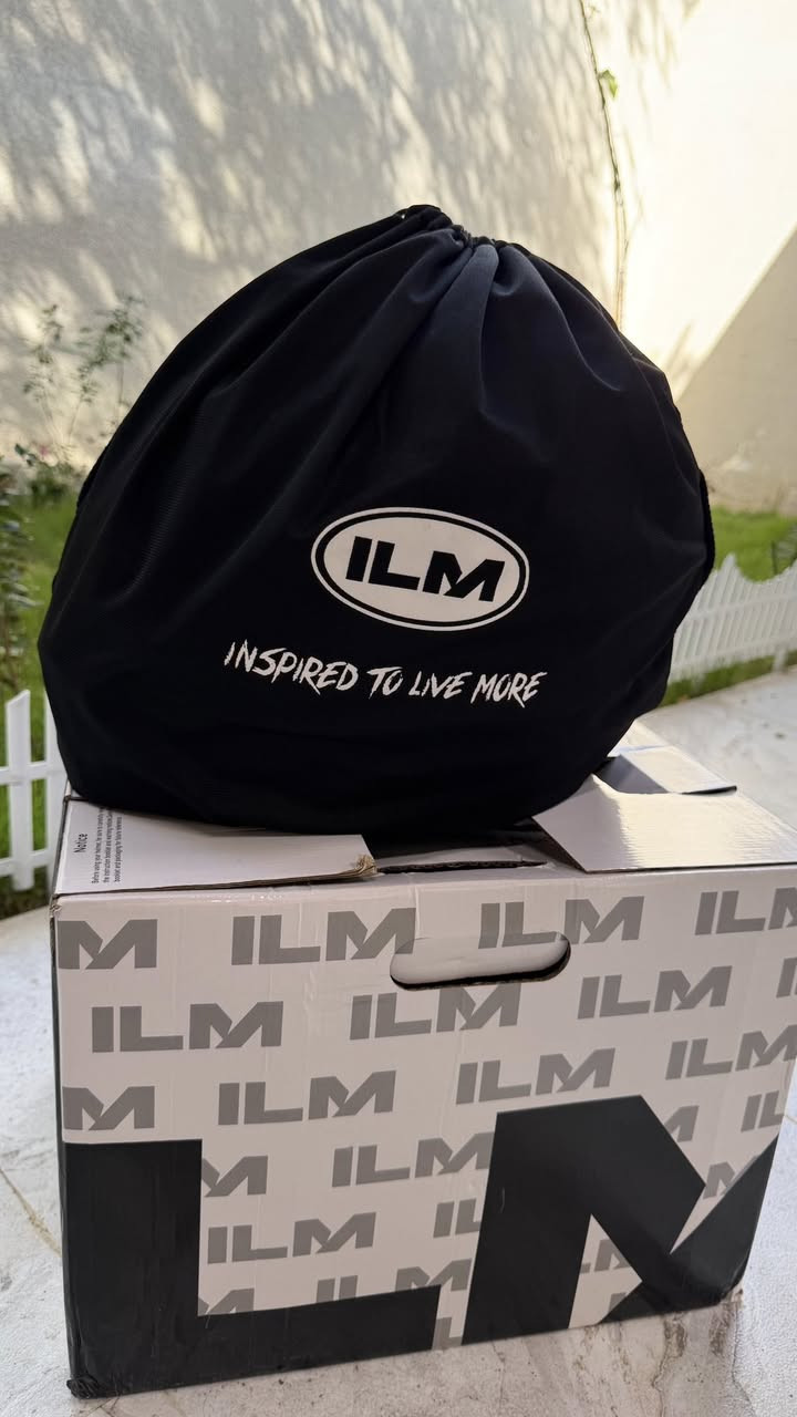 خوذة بالة الماني نضافة 100‎%‎ جديدة بل ستكرات ولكتلوك مالها ماركة iLM معروفة يمي عليها خصم 50 ‎%‎ اقل من سعر الوكالة مع الضمانات 
حاصلة علا شهادة DOT الحقيقي السلامة والامان 
تحتوي علا فتحات تهوية وفتحات مانع الضباب 
وحاصلة علا شهادة ECE 
مضادة للخدوش ذات طلاء ثابت 
تحتوي علا بطانة داخلية مريحة وثابتة
خوذة انطيك بيها ضمان علا القوة والمتانة مالتها تصعد فوكاها مايهمني وزنك اذا فطرت او انكسرت فلوسك ترجعلك   
فدوة اروحلك لا تعلق مارد تفضل خاص اوخابرني 
تواصل ماسنجر او علا رقم ***********@إشارة
