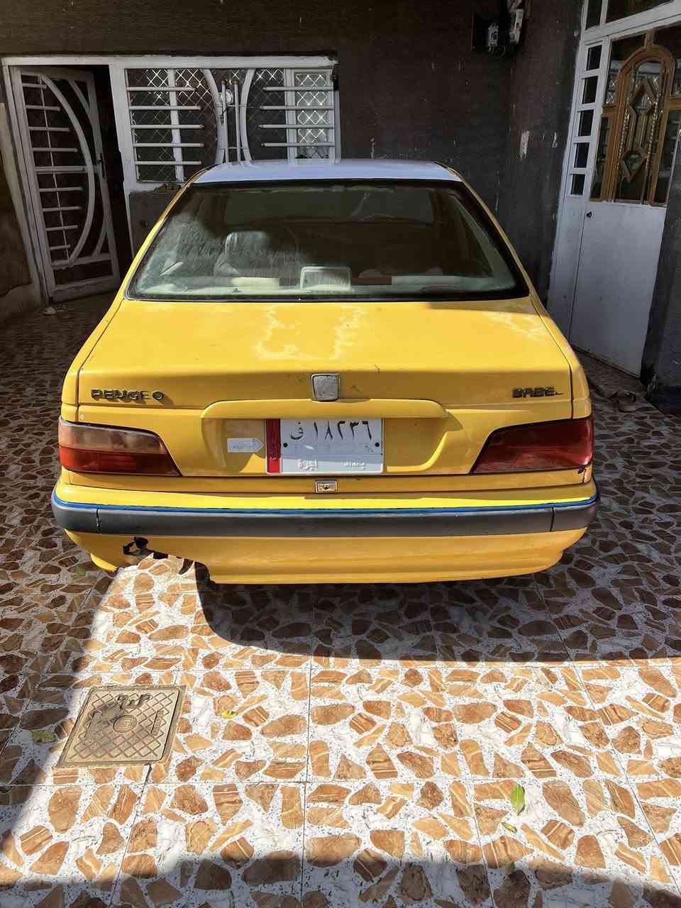 بيجو بارص بابل موديل ١٥ 
كير مكينه وحداديةً جدد 
بيه بوربرين امامي مال تاير السايق 
بيه خياسات ملكطة ومرشوشة 
ضربته فقط بخشم البنيد نفس الي بلصورة 
تخم تاير جديد 
تبريد فقط غاز يحتاج 
السيارةً يحتاجله ترتيبات بسيطة 
 السيارة ب٤٠ وبيه مجال
***********
