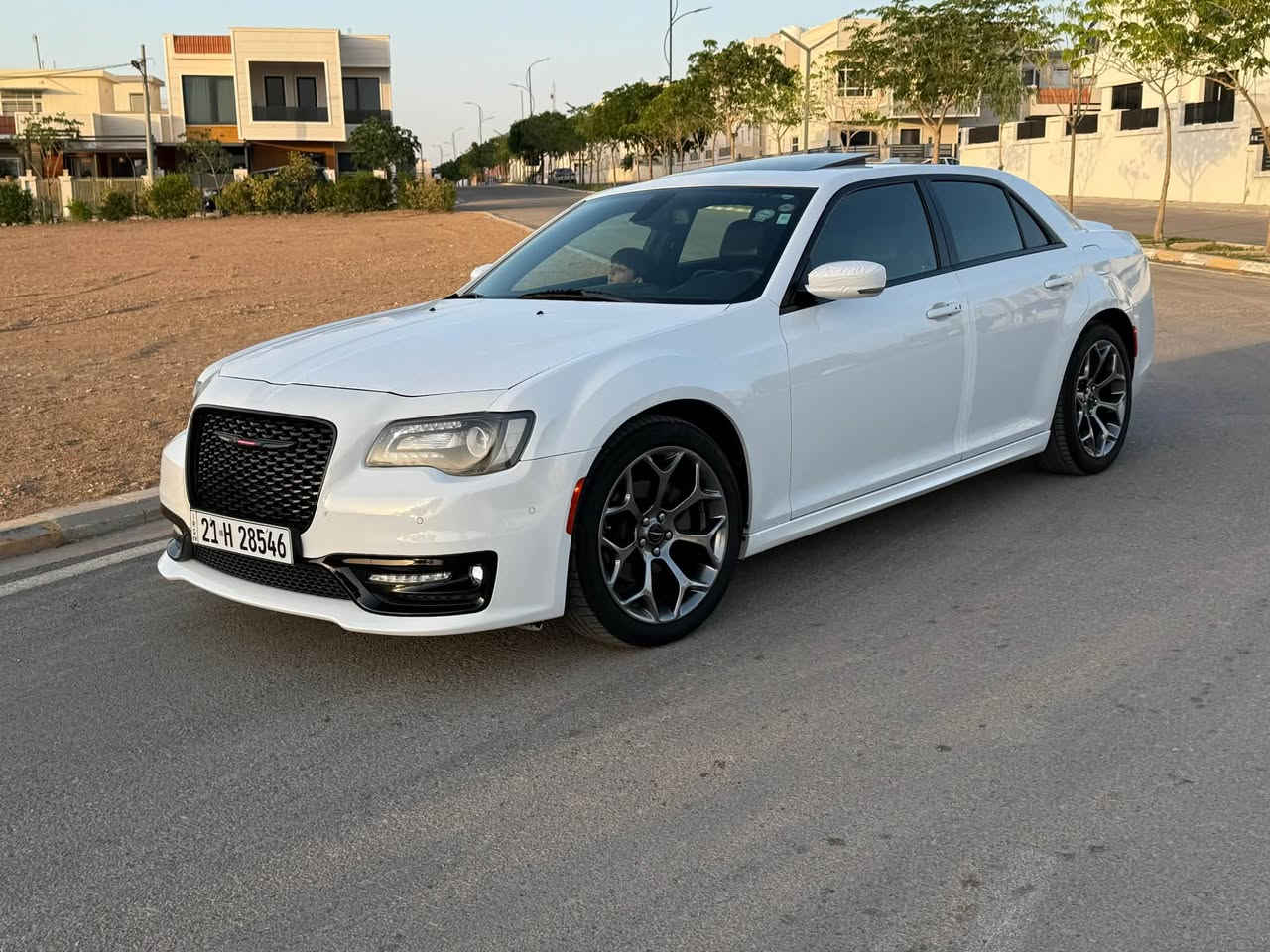 سلام عليكم
***********
________________________
اوباما موديل 18 كلين  
الفئة S
بانوراما
بصمه
كشنات جلد
كشنات تدفئ
كشنات كهربائي جهتين
حساس امامي خلفي
رادار جوانب 
ماشيه 88 
بجم عريض
___________________________________
سياره كلين تايتل 
 السياره بدون  صبغ   فقط بيه بارد باب خلف سكن ماشيه 88 گير محرك شرط وسياره  رقم سليمانيه  بسمي تحويل او وكاله شرط  ...

للاستفسار .
***********
