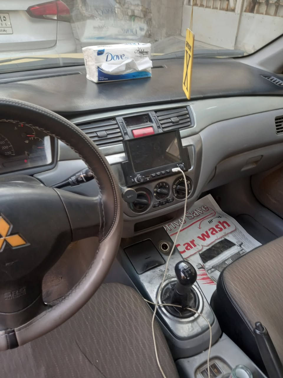 السلام عليكم لانسر بومه ٢٠١٠ رقم بغداد انكليزي مكينه ٢٠٠٠ تنقص كير خير من الله حداده جديده بيه ضربه باالجاملغ الخلفي الي من جهت السايق وبابين الي عكس السايق مصبوغات السياره باأسمي تايرات جدد باتري جديد تبريد ثلج  وتدفئه خير من الله السعر ٦٨ ورقه وبيه مجال اتصل وباالخدمه *********** او ***********
