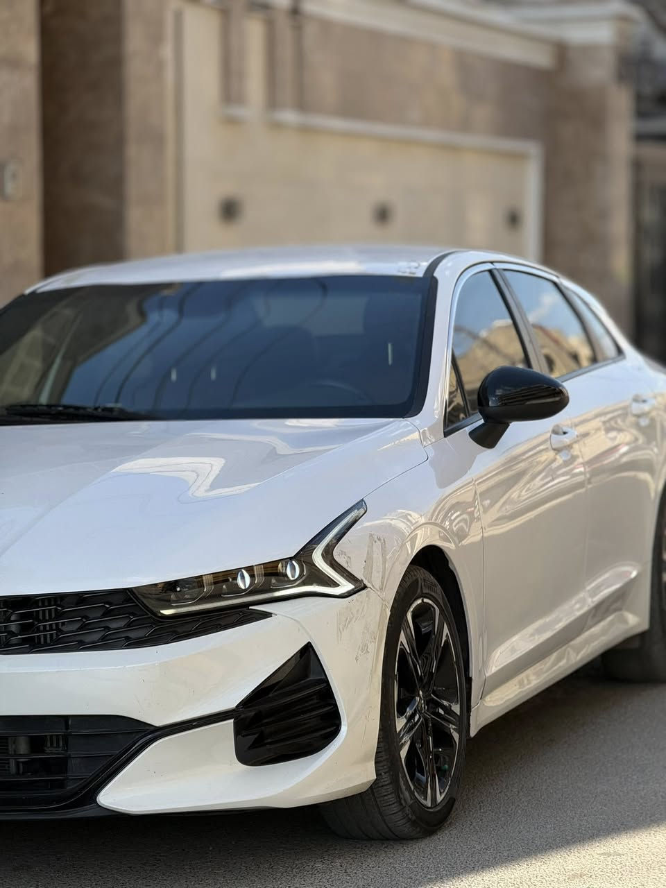 سلام عليكم
K5 2023 GT-Line
السياره فووول عدا الفتحه 
السياره ماشيه 23 الف 
محرك 1600 تيربو 
السياره بدون ارباك( بدون دواخل السياره)
وبدون شواصي وبدون لغود 
حادثها موضح بالصور بابتين والجاملغ مبدلات 
السعر 175
***********
