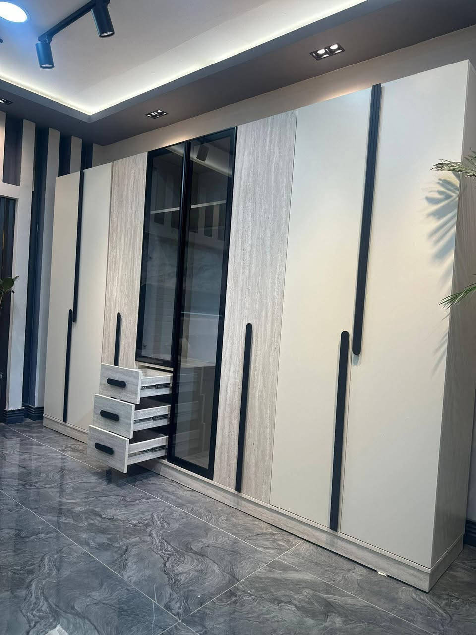 موديل أنجي المودرن ✨

‏مواصفات الموديل 🌱
‏
‏✓تركي المنشاة درجة أولى
‏✓تصميم عصري يتوافق مع جميع الاذواق 
‏✓يتكون هذا الموديل من ( 10 قطع  ) 
‏✓ قياس الكنتور مع المحلق  ( 330 سم ) 
‏✓ ظهر بلوك 
‏✓ برغي و جوي حديد 
‏✓سرير مخزن 
‏✓ طلاء حراري يتوافق مع الحرارة والبرودة

الموقع المسيب حي المعلمين قرب مفروشات الربيعي💯 
للتواصل عبر الصفحه او الواتساب ***********
