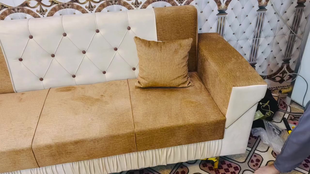 تخم ديوان 11مقعد مو عشره تفصال شغل درجه أولى ضمان تاخذ مو من هذا السوكي الخفيف كوشات ويا متوفر بي ٣٣ مقعد الخاص مفتوح اتصال ***********واتساب المكان تقاطع السايلو تقاطع بيت سيد اربيع
