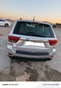 جيب لاريدو موديل ٢٠١١  وارد أمريكي  كلين رقم انكليزي السياره نضيفه كلش...