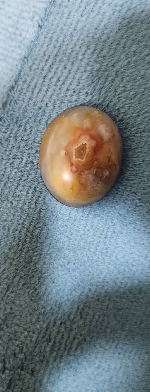 السلام عليكم مجموعه احجار للبيع بسعار مناسب  الحجز والتواصل *********** موجود توصيل كل المحافظات
