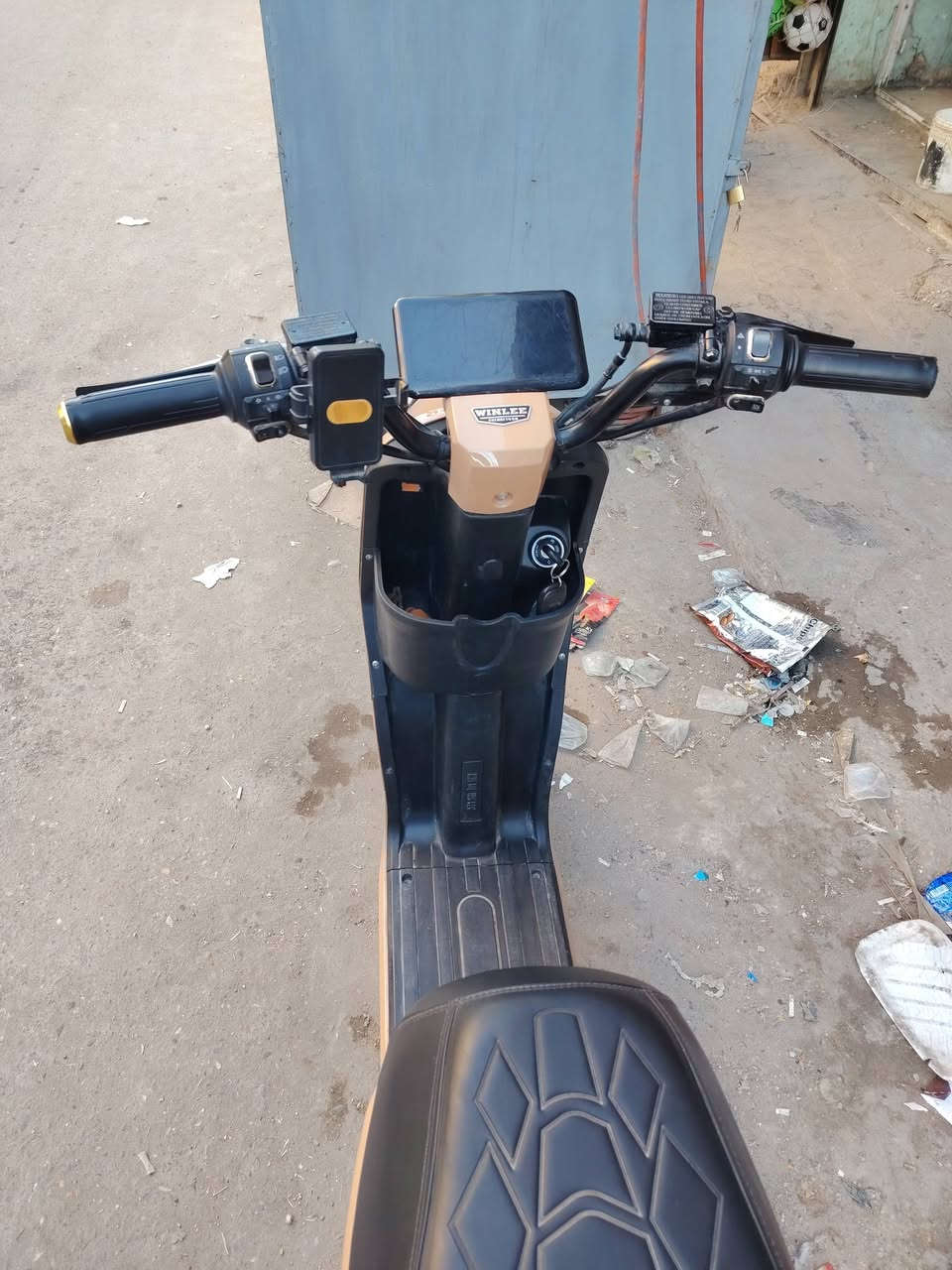 السلام عليكم
دراجة شحن R9 للبيع 
( مواصفاتها ) 
• خمس بطاريات 
• سويج + بصمة
• منفذ USB لشحن الهاتف 
• إضاءة ملونة
• نظام البگ ( الرجوع إلى الخلف )  
• دبل اشارة
دراجة نظيفة جداً السعر 450 ألف وبيها مجال بسيط للشراي
استخدام اقل 9 أشهر


**إذا كنت صاحب هذا الإعلان وتريد حذفه لأي سبب، رجاءا أرسل رسالة إلى الدعم الفني**