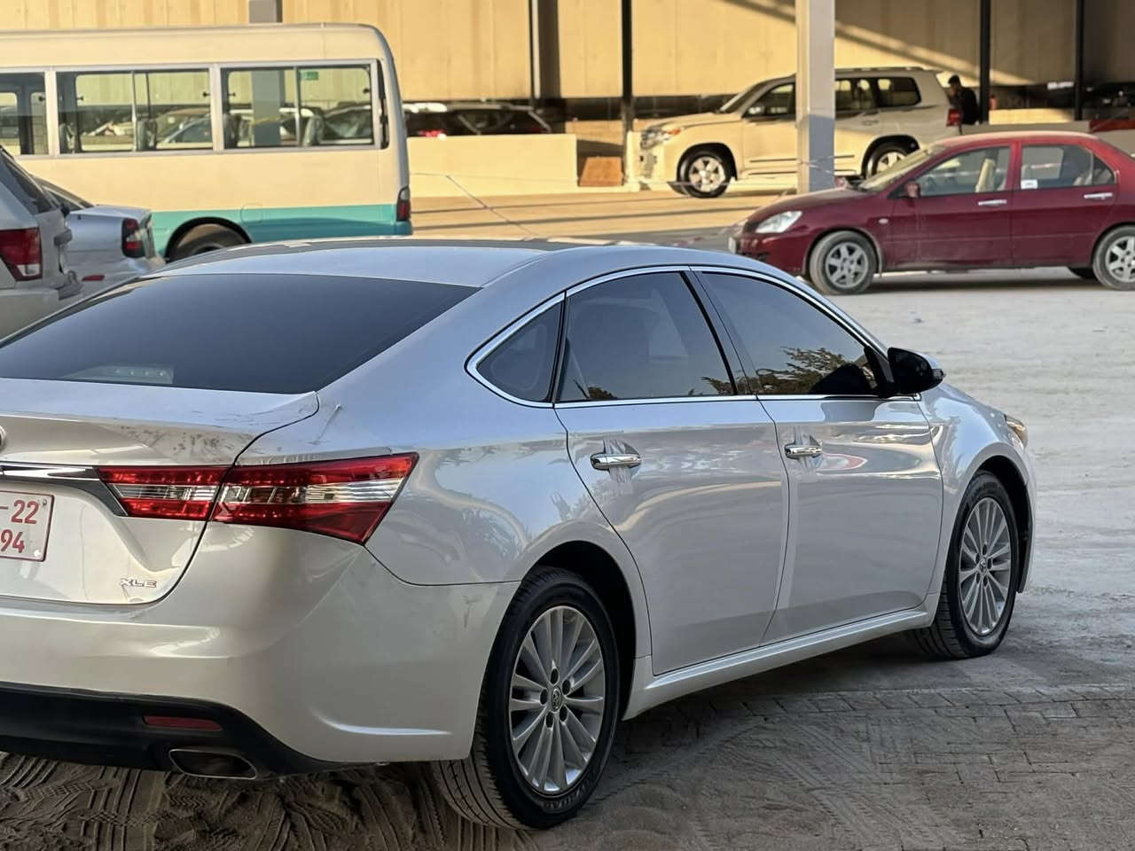 AVALON 2013 ساخ
سەیارەکە دوبەیە و ساخە 
ناو زەرد
کوشن جلد
کوشن هیتەر 
بەصمە 
تەنیا سڵاید نیە
دو پارچەی بەس پەمپە و پشت و پێشی کەپسە
١١٨ گەڵا و مەجالێکی کەم
 ***********
