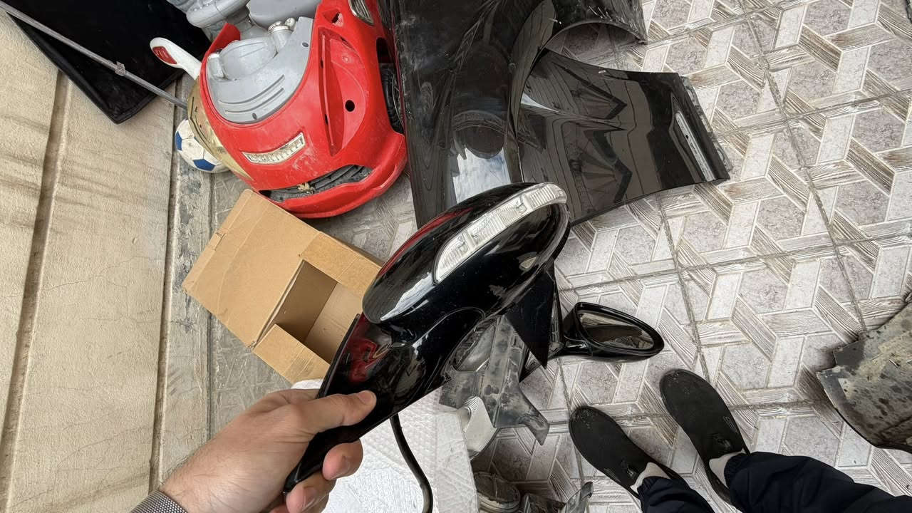 غراض مارسدس اس للبيع شباك نايت فجن ودعامية امامية كاملة ولايتات نايت فجن وزنون كلشي شغال بيهة ومري جانبية كهرباء وجاملغات امامية بس مو كلش نظاف لون اسود بدون شذرة قيم واخذ بالي يرضة الله مكاني بغداد ***********
