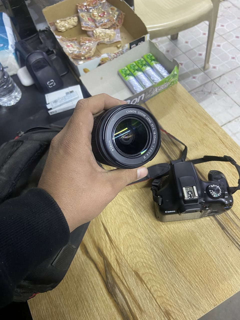 كانون 1300d مضمومه ما مستعملة كلش نظيفة على وظعها كامله هي وملحقاتها بغداد ***********
