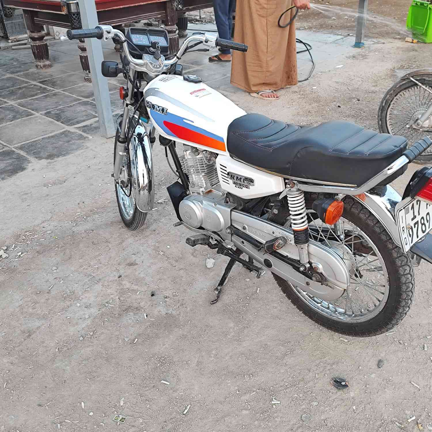 السلام عليكم دراجه 21 رقم وسنويهه مكاني سماوه مركز +الدراجه مفتوحهه بستم سعر خاص او ***********
